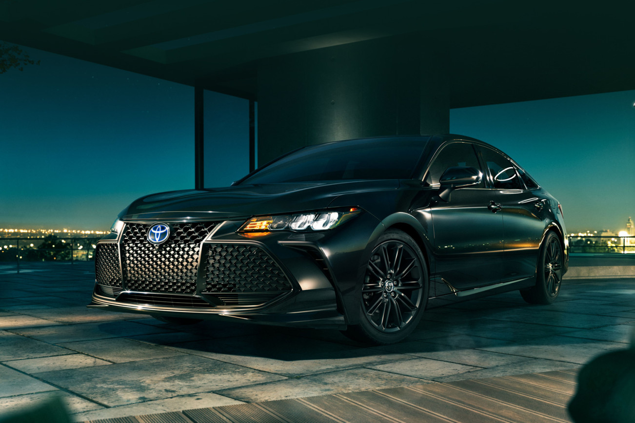Toyota Avalon Hybrid Nightshade завершит историю седана