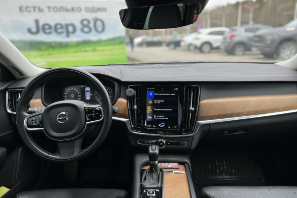 2020 Volvo S90 с пробегом 85 000 км