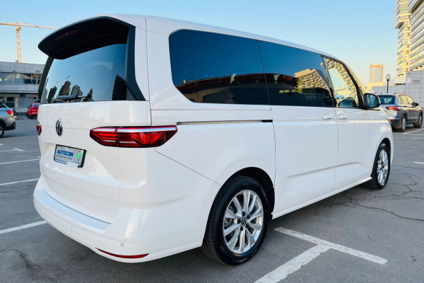 2022 Volkswagen Multivan с пробегом 9 000 км