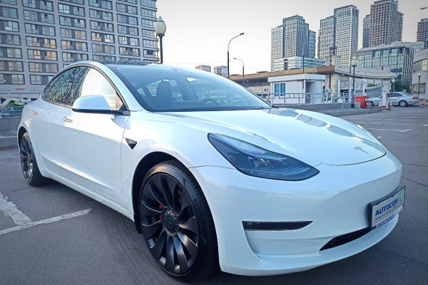 2022 Tesla Model 3 с пробегом 80 км