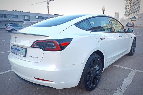 2022 Tesla Model 3 с пробегом 80 км