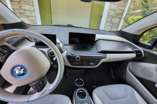 2018 BMW i3 с пробегом 43 000 км