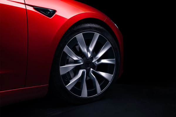 2024 Tesla Model 3 без пробега