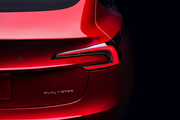 2024 Tesla Model 3 без пробега