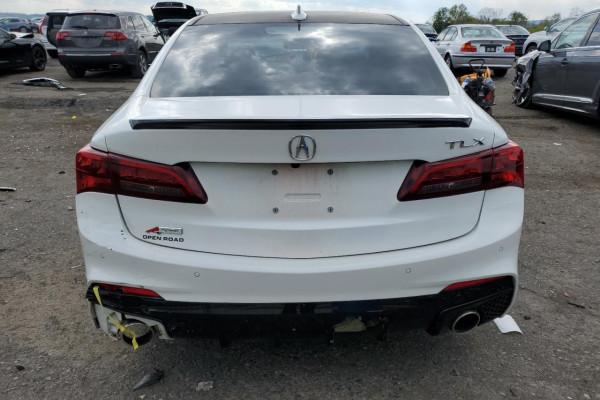 2020 Acura TLX с пробегом 83 482 км