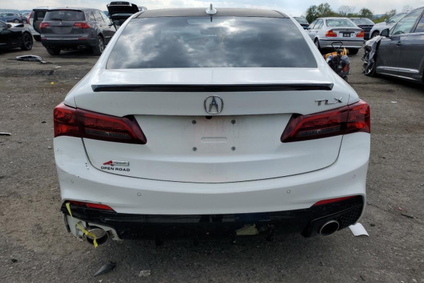 2020 Acura TLX с пробегом 83 482 км