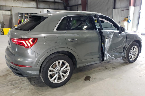 2023 Audi Q3 с пробегом 9 562 км
