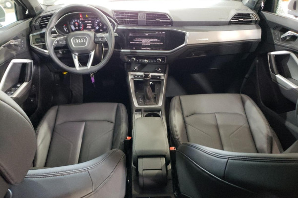 2023 Audi Q3 с пробегом 9 562 км