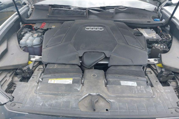 2019 Audi Q8 с пробегом 92 824 км