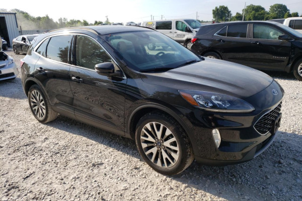 2020 Ford Escape с пробегом 106 940 км