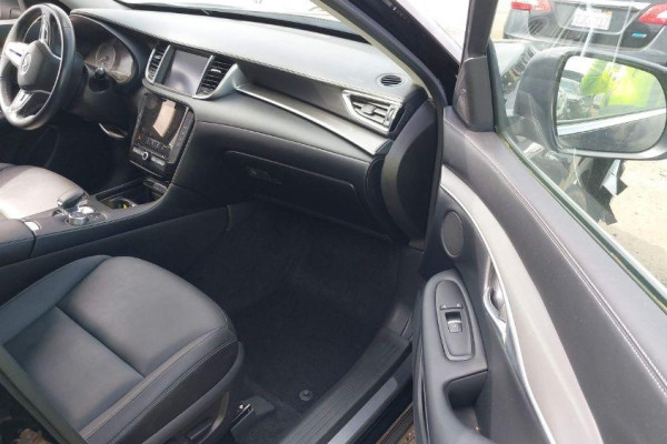 2021 Infiniti QX50 с пробегом 39 933 км