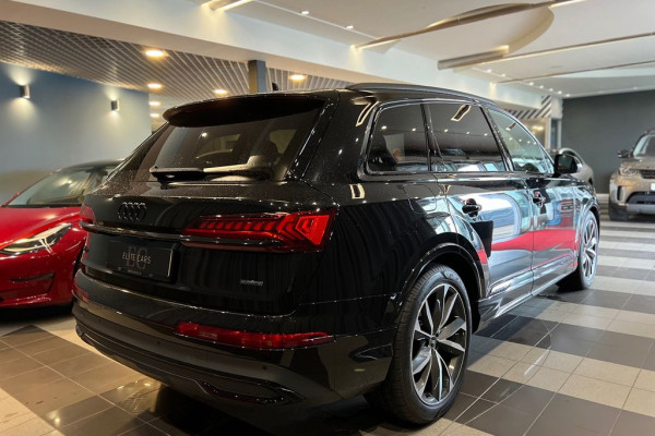 2023 Audi Q7 с пробегом 50 км