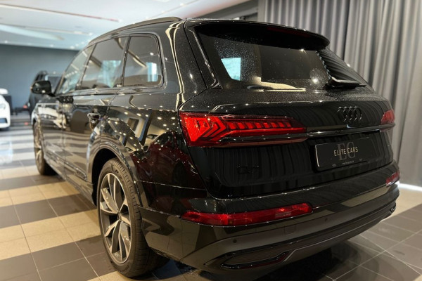 2023 Audi Q7 с пробегом 50 км