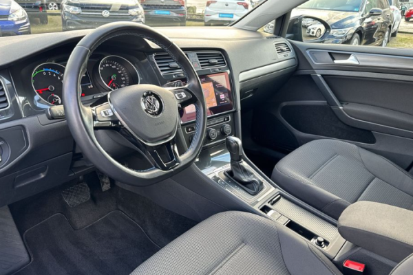 2020 Volkswagen Golf с пробегом 39 000 км