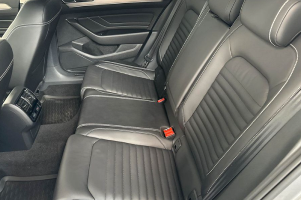 2020 Volkswagen Passat с пробегом 12 000 км