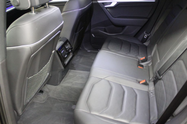 2020 Volkswagen Touareg с пробегом 45 000 км