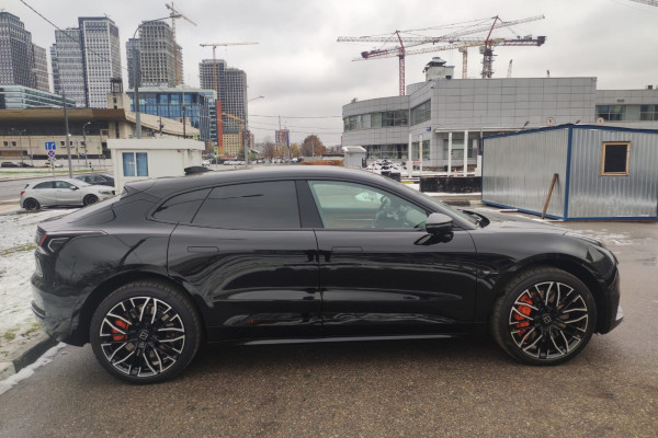 2023 Zeekr 001 с пробегом 20 км