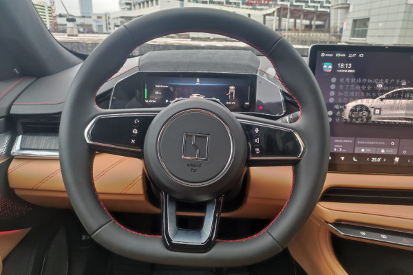 2023 Zeekr 001 с пробегом 20 км