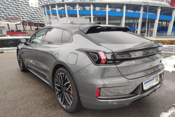 2023 Zeekr 001 с пробегом 20 км