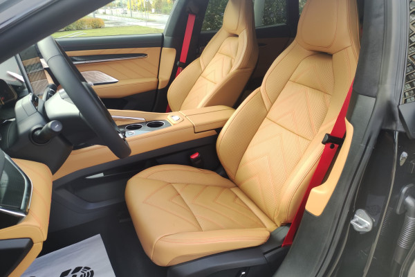 2023 Zeekr 001 с пробегом 21 км