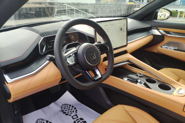 2023 Zeekr 001 с пробегом 21 км