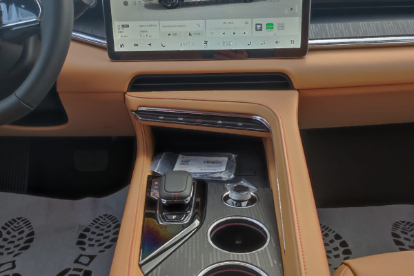 2023 Zeekr 001 с пробегом 21 км