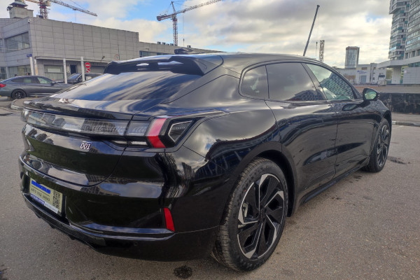 2023 Zeekr 001 с пробегом 21 км