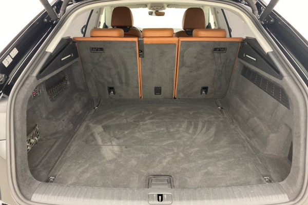 2019 Audi Q8 с пробегом 89 800 км