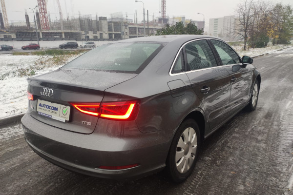 2015 Audi A3 с пробегом 74 000 км