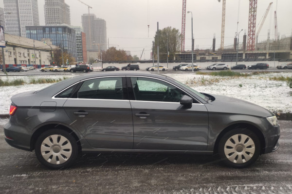 2015 Audi A3 с пробегом 74 000 км