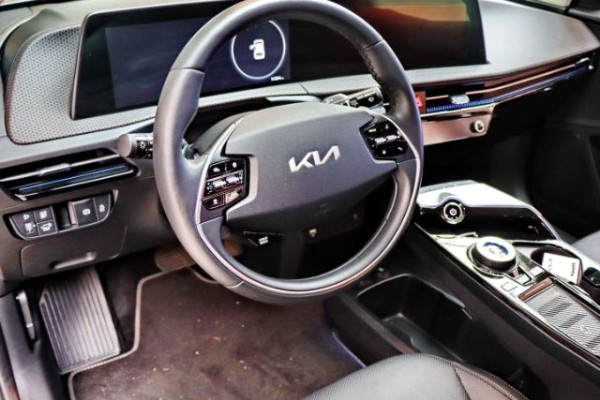 2022 Kia EV6 с пробегом 11 500 км