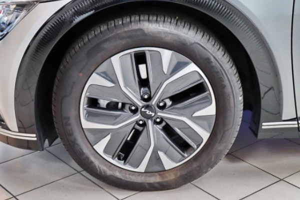 2022 Kia EV6 с пробегом 11 500 км
