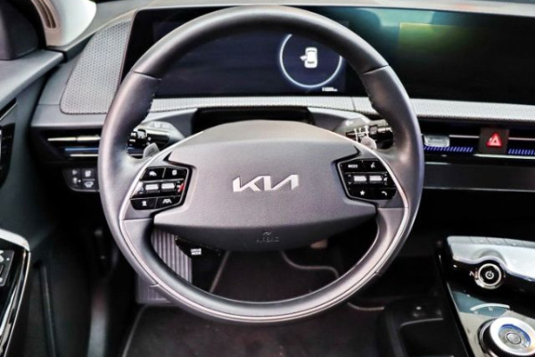 2022 Kia EV6 с пробегом 11 500 км