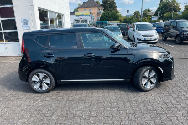 2023 Kia Soul EV с пробегом 2 000 км