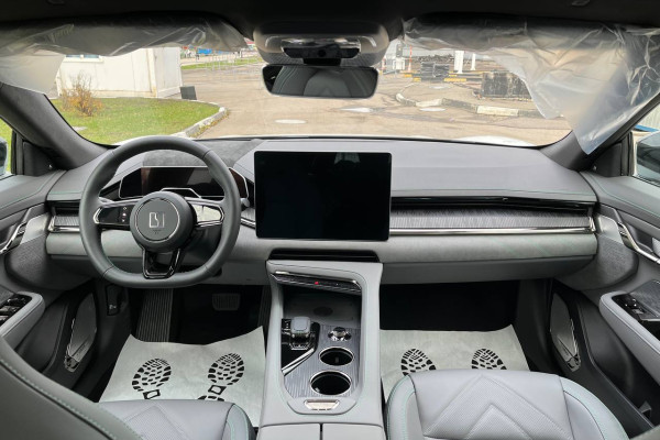 2023 Zeekr 001 с пробегом 10 км