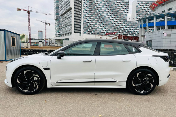 2023 Zeekr 001 с пробегом 10 км