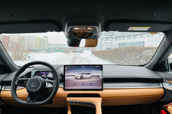 2023 Zeekr 001 с пробегом 20 км