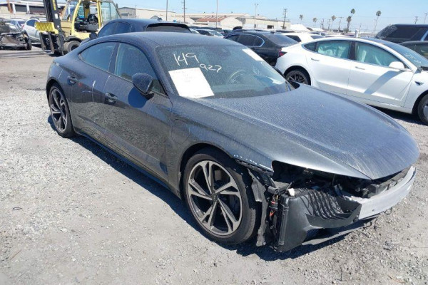 2022 Audi e-tron GT с пробегом 8 772 миль
