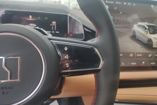 2023 Zeekr 001 с пробегом 22 км