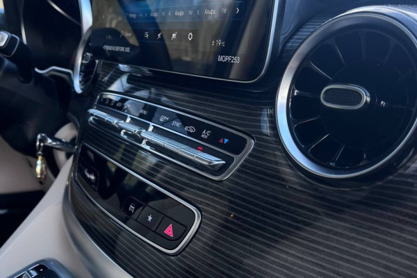 2022 Mercedes-Benz V-Класс с пробегом 30 100 км