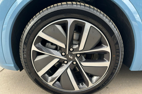 2023 Li Auto (Lixiang) L9 с пробегом 22 км