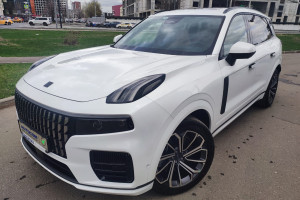 Lynk & Co 09