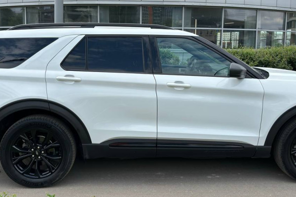 2020 Ford Explorer с пробегом 37 800 км