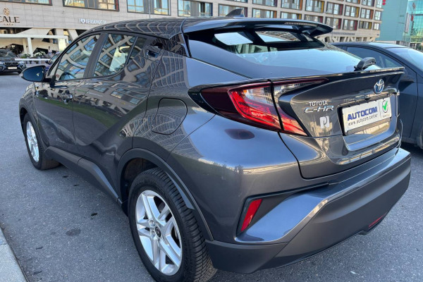 2021 Toyota C-HR с пробегом 44 000 км