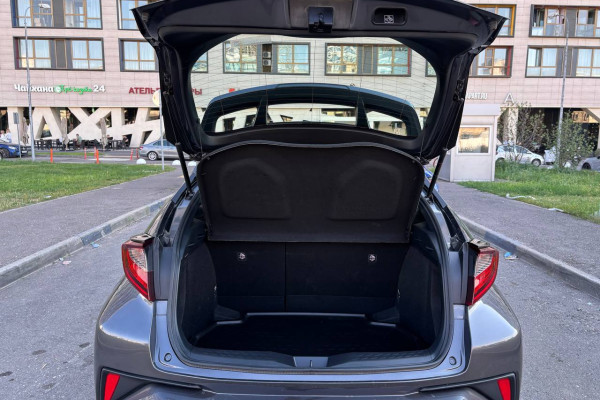 2021 Toyota C-HR с пробегом 44 000 км