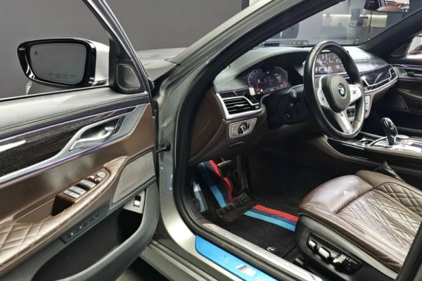 2020 BMW 7 серии с пробегом 70 000 км
