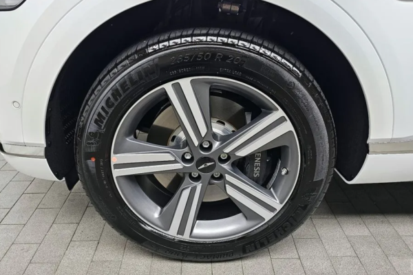 2023 Genesis GV80 Coupe с пробегом 4 136 км