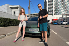 Довольная семья