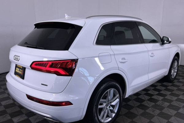 2020 Audi Q5 с пробегом 39 621 км