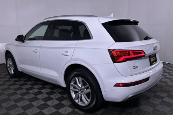 2020 Audi Q5 с пробегом 39 621 км